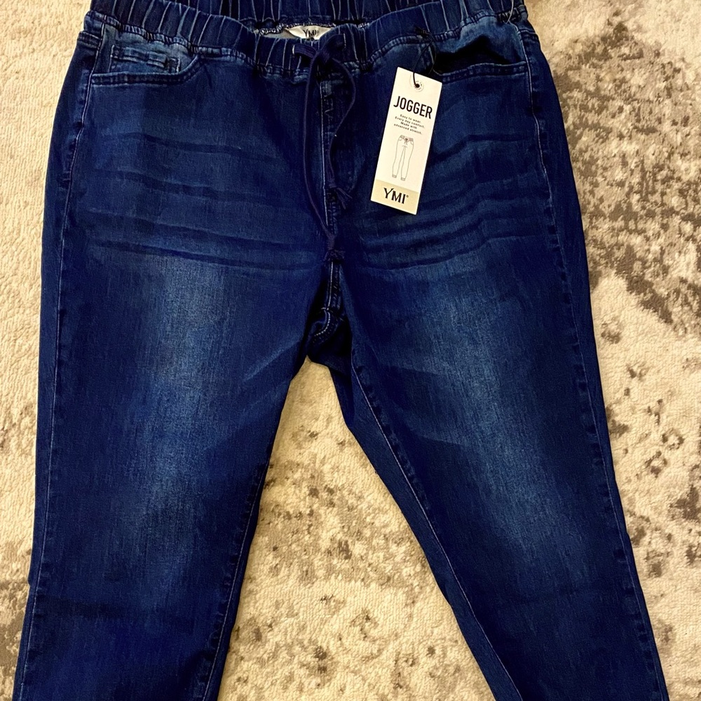 BRAND NEW JEANS WITH TAGS NEVER BEEN WORN!!!